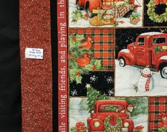 Red Truck Collage-quilt met de rode sneeuwstippenstof voor de achterkant en rand. Maat lapquilt of wandhanger. Pas je eigen stijl aan.