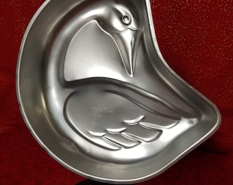 Swan shaped cake pan