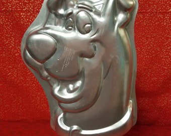 Scooby Doo shaped cake pan