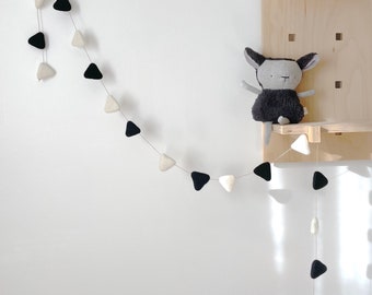 Guirlande Fanions - Noir et Blanc - Style Scandinave moderne  et minimaliste -185 cm - Ornement Écolo - Fait Main - Décoration festive