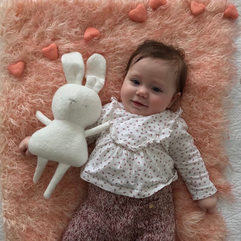 peluche lapin doux