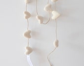 Hearts garland - Minimalist modern and rustic style - Wedding - Shower - Anniversary - Specials occasions  - Guest gift - Hostess gift.