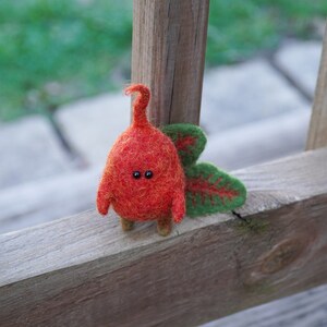 Beet wool figurine felted finger puppet Beetroot sculptureBeetroot image 5