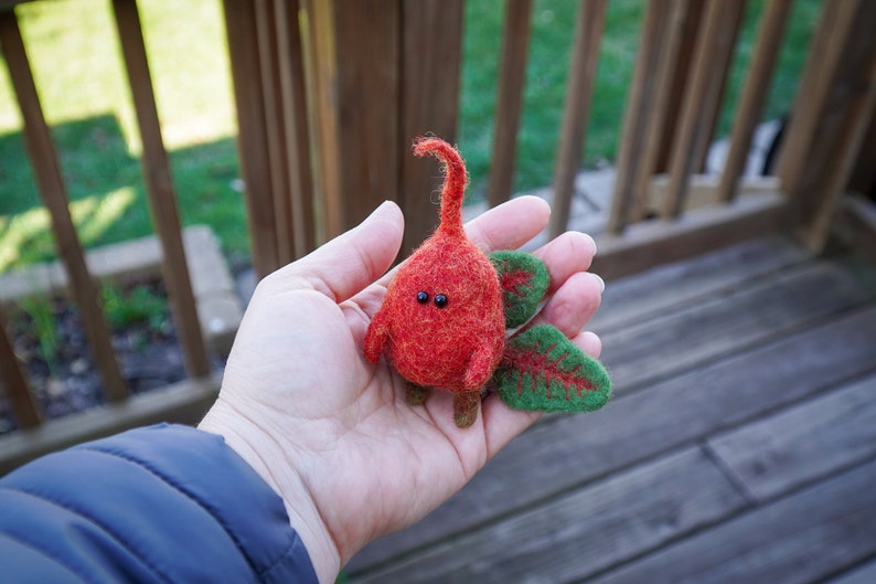 Beet wool figurine felted finger puppet Beetroot sculptureBeetroot image 10