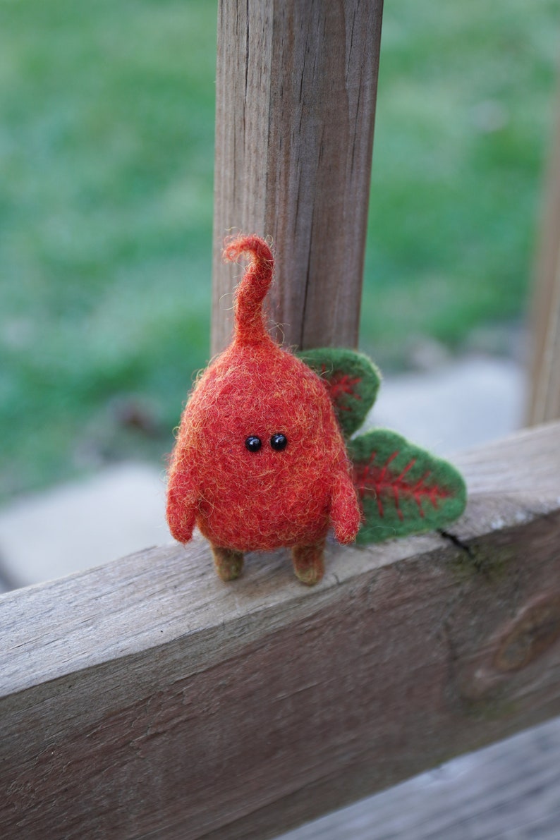 Beet wool figurine felted finger puppet Beetroot sculptureBeetroot image 6