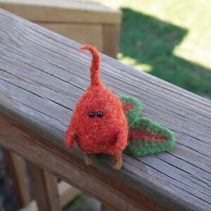 Beet wool figurine felted finger puppet Beetroot sculptureBeetroot image 3