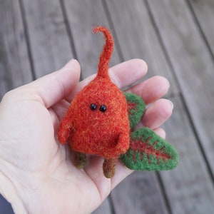 Beet wool figurine felted finger puppet Beetroot sculptureBeetroot image 9