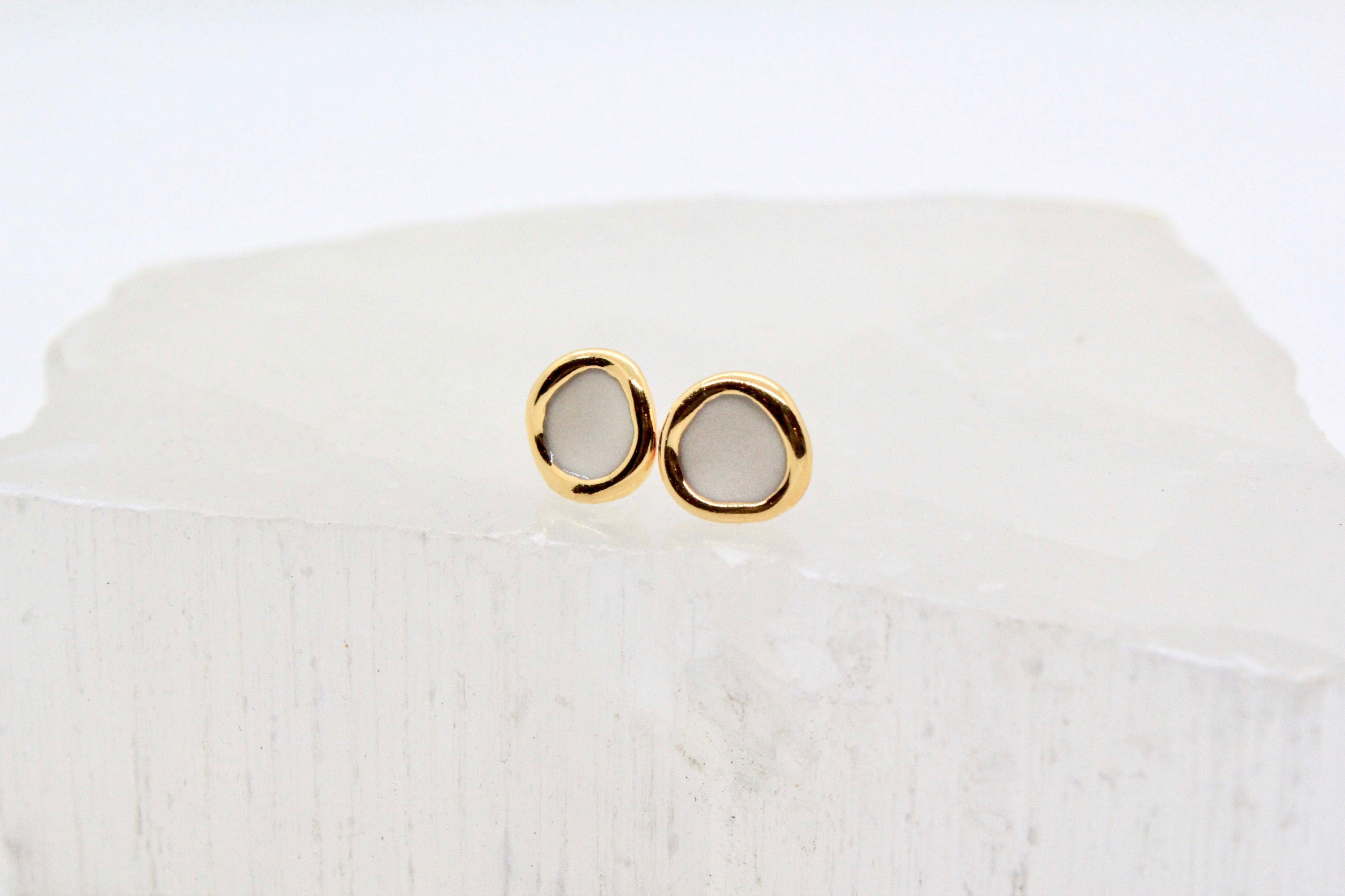 SKY SAND CORAL STUDS