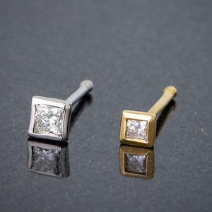 14K Bezel Set Princess Cut Diamant Bone End Nasenstecker - 22G Solid 14kt Gold Echt Diamant Nasenknochen Bolzen, 14kt Gelbgold / Weißgold Bolzen