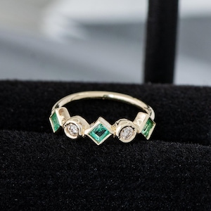 Emerald & Diamond Nose Hoop, 20G 14K Gold Nose Ring, 8mm, Cartilage Ring, Tragus Ring, Princess Cut Emerald, Round Diamonds