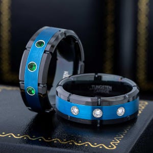 Gepersonaliseerde diamant-edelsteen wolfraam trouwring, verlovingsring heren, tweekleurig blauw en zwart Comfort Fit verjaardag geboortesteenring 8 mm