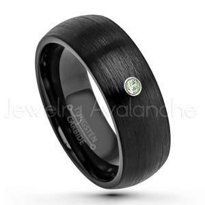 Zwarte wolfraamring heren, peridootring 0,07 kt, geboortesteen augustus, 8 mm geborsteld zwart IP Comfort Fit Tungsten Carbide-ring