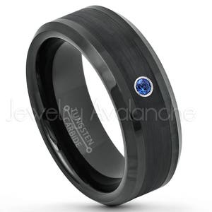 Ring met blauwe saffier, 0,07 kt, zwarte wolfraamring voor heren, geboortesteen september, 8 mm afgeschuinde rand, comfortabele pasvorm wolfraam trouwring