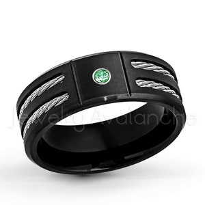 0,07 kt smaragdgroene herenring, mei geboortesteenring, zwarte IP-geborstelde afwerking heren titanium ring, dubbele kabel trouwring heren TM553-1ED