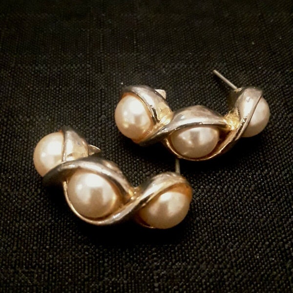 Vintage Signed Orena Paris Faux Pearl Earrings, Rare Item, Mint Condition, Classic Pearl Earrings, Gift Her, Pics