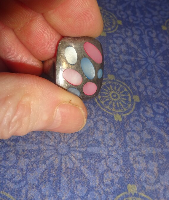 Vintage Sterling And MOP Statement Ring, Circa 19… - image 5