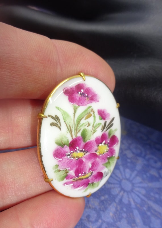 Vintage Hand Painted Porcelain Floral Brooch, Pin… - image 1