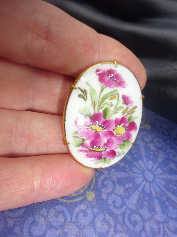 Vintage Hand Painted Porcelain Floral Brooch, Pin… - image 8