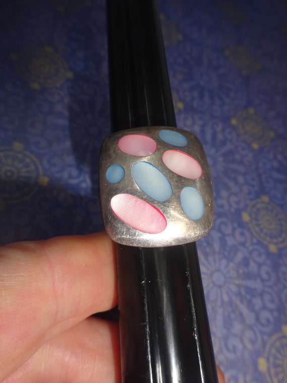 Vintage Sterling And MOP Statement Ring, Circa 19… - image 6