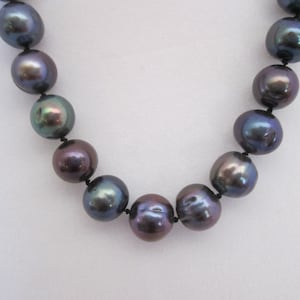 Black Pearl Stand, Tahitian South Sea pearl style, 10mm Round Black Pearl Freshwater 14K clasp 18.5" Necklace