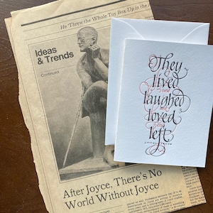 Cartão de felicitações tipográfico com citação de James Joyce