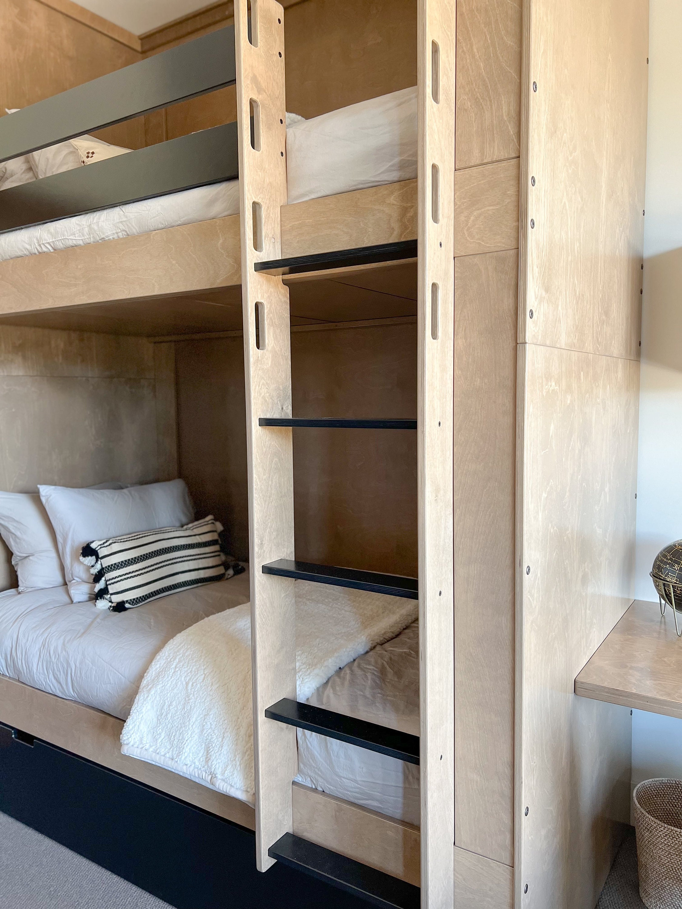 Modern Bunk Room With Builtin Bunk Beds Which Sleeps 8 Etsy Canada