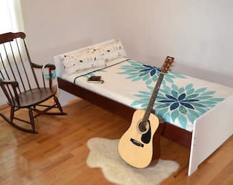 Kalamalka Lake Twin bed