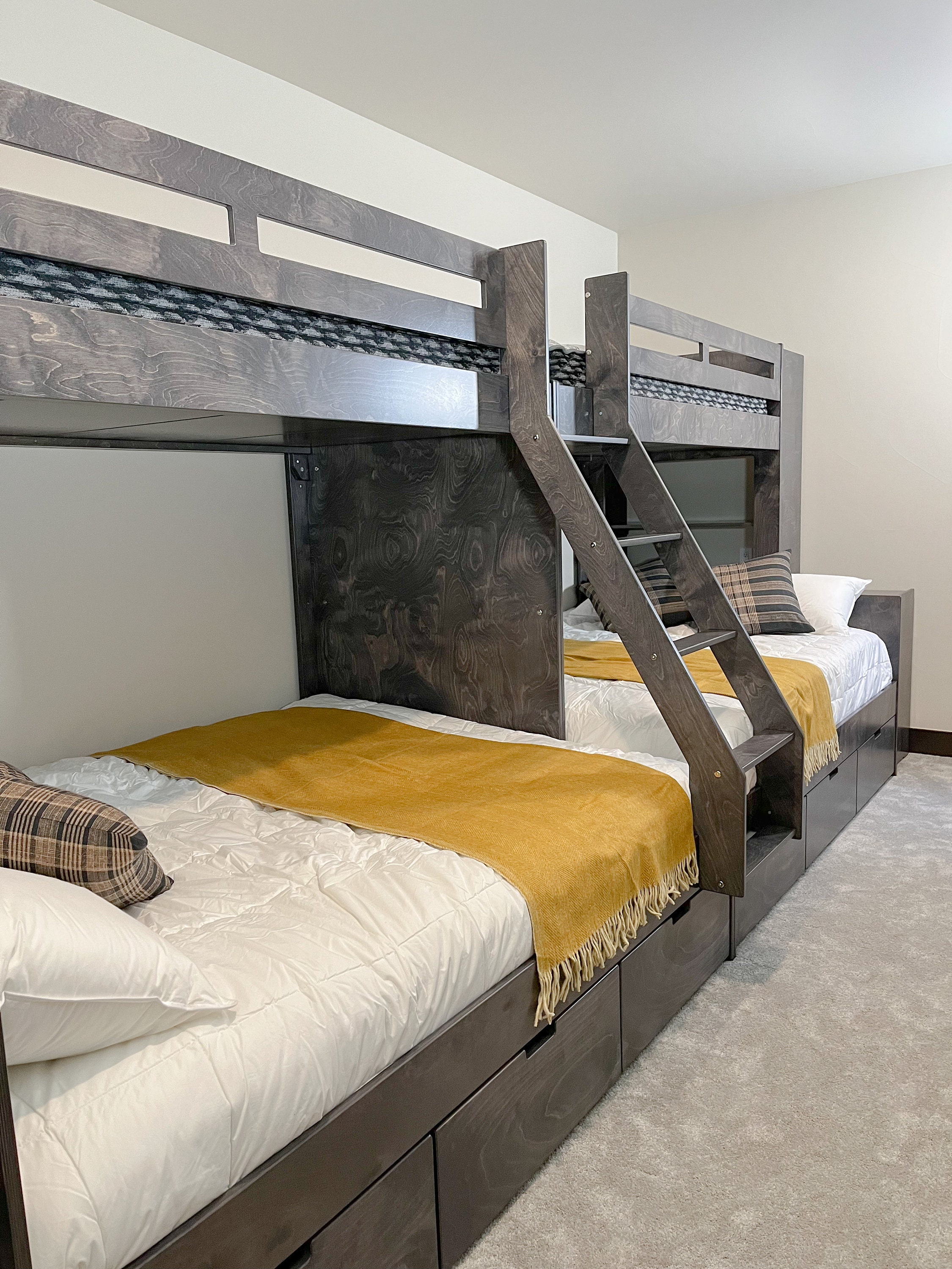 Full over queen bunk sales