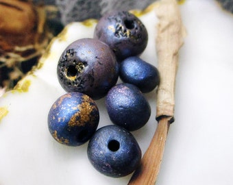 Polymer Clay Beads - 6 Rustic Beads - Mix - Small Black ROndelles w Blue Iridescence - Puce Round Pair - 3 Pairs - Art Beads - GOld Leaf