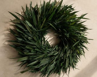 Preserved Areca Palm Leaf Wreath 30cm | Natural Green Rustic Farmhouse Wall Hanging