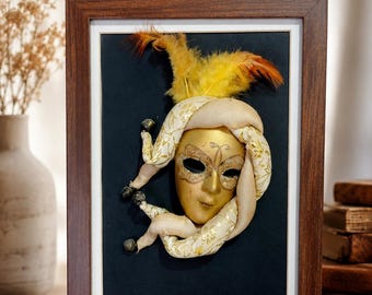 Venetian Jester Mask Wall Art, 3D Carnival Decor, Gold & Feathers (19x25cm)