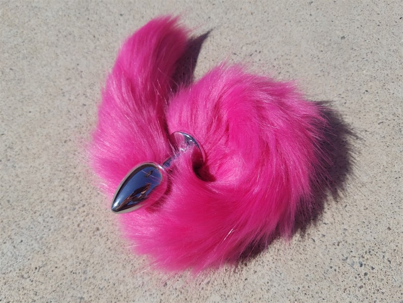 girl wears fox tail butt plug and gets fucked girl wears fox tail butt plug and gets fucked