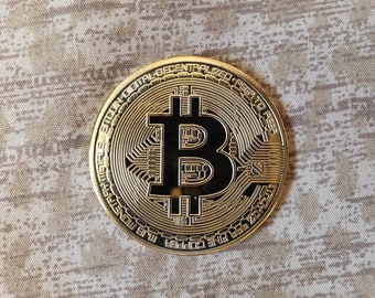 Bitcoin Cryptocurrency Commemorative Collector's Coins - Digital Currency Souvenir Tokens, Keychains, and Necklaces