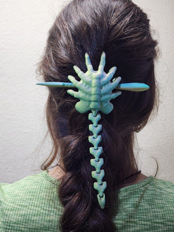 3D Printed Alien Facehugger Hair Pin  Xenomorph Head Pin  Sci-Fi Cosplay Prop