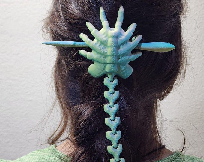 3D Printed Alien Facehugger Hair Pin  Xenomorph Head Pin  Sci-Fi Cosplay Prop