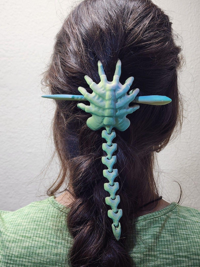 3D Printed Alien Facehugger Hair Pin Xenomorph Head Pin Sci-Fi Cosplay Prop image 1