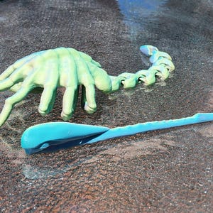 3D Printed Alien Facehugger Hair Pin Xenomorph Head Pin Sci-Fi Cosplay Prop image 6
