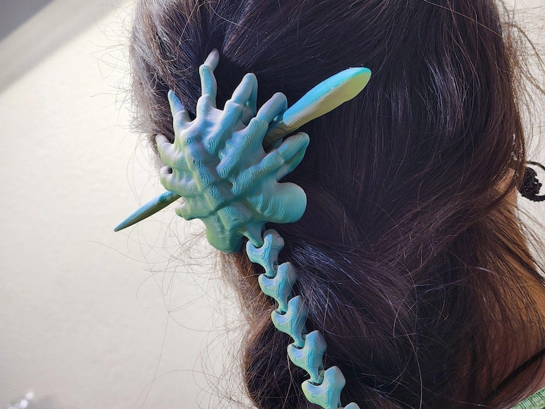 3D Printed Alien Facehugger Hair Pin Xenomorph Head Pin Sci-Fi Cosplay Prop image 3