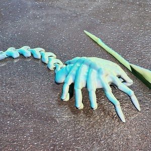 3D Printed Alien Facehugger Hair Pin Xenomorph Head Pin Sci-Fi Cosplay Prop image 7