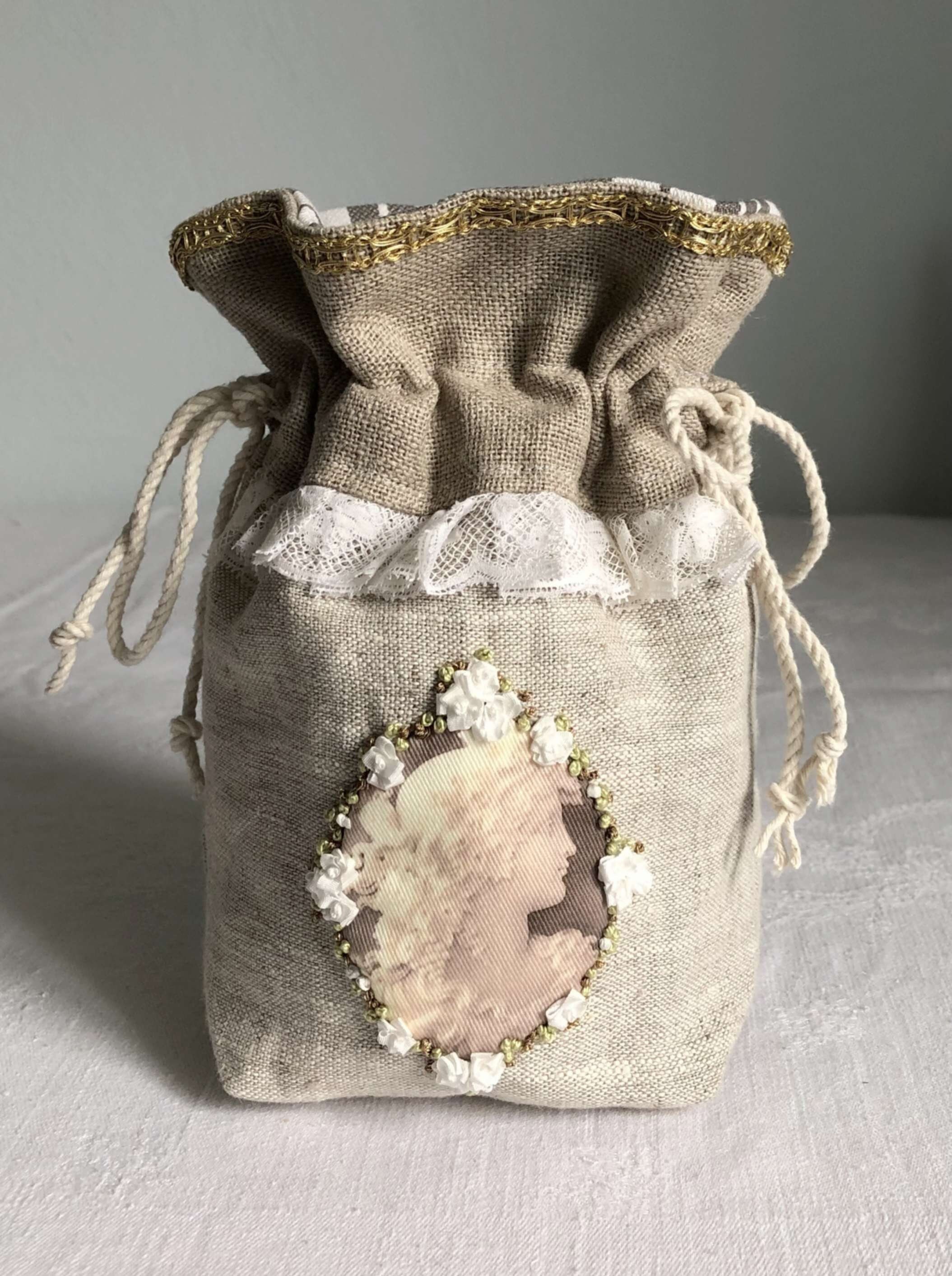Pochon en Lin, Fleurs Brodées Au Ruban Style Shabby Chic, Petit Sac Liens Coulissants