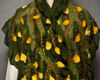 Enchanted Forest Scarf – Where Nature Meets Elegance.