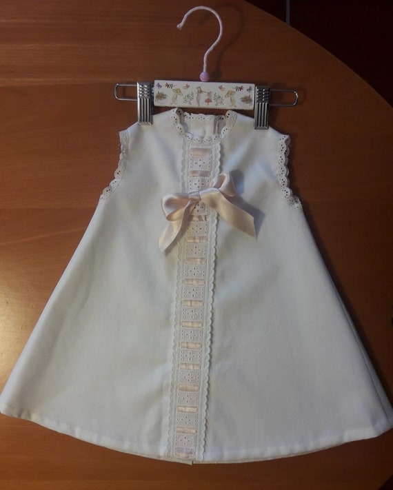 Vestido bebé niña realizado en piqué de algodón y tiras - Etsy México