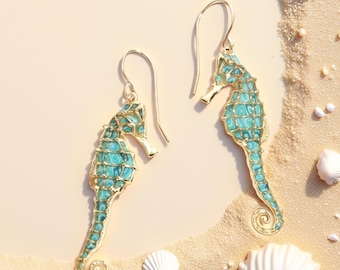 タツノオトシゴのイヤリング | ターコイズクリスタル付きゴールド