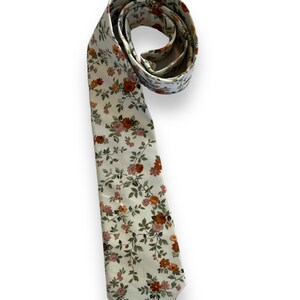 necktie flowers