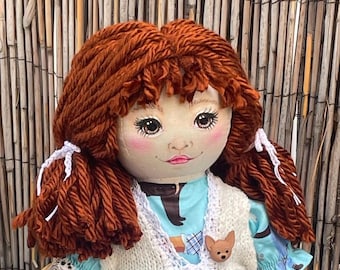 Muñeca coleccionable de 45 cm (18 pulgadas) de pelo rojo – Rostro pintado a mano, vestido de cachorro hecho a mano