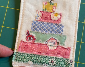 Pocket Birthday Cake Mini Quilt Pattern: Sewing Project (PDF)