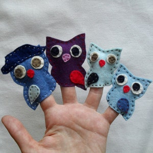 Owl family finger puppets