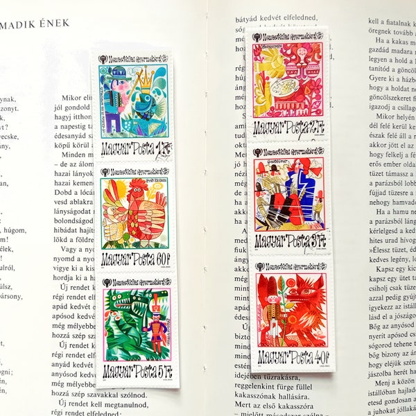 Twee bladwijzers met postzegels, verhalen, vintage postzegels, nationaal kinderjaar 1979