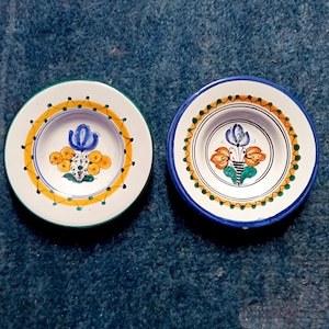 Due piatti tradizionali ungheresi vintage, stile Habán, arte popolare dipinta a mano, da appendere alla parete, 6&quot;