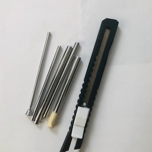 Round stone cleaning tool and cleaning knife for Tanjore painting
